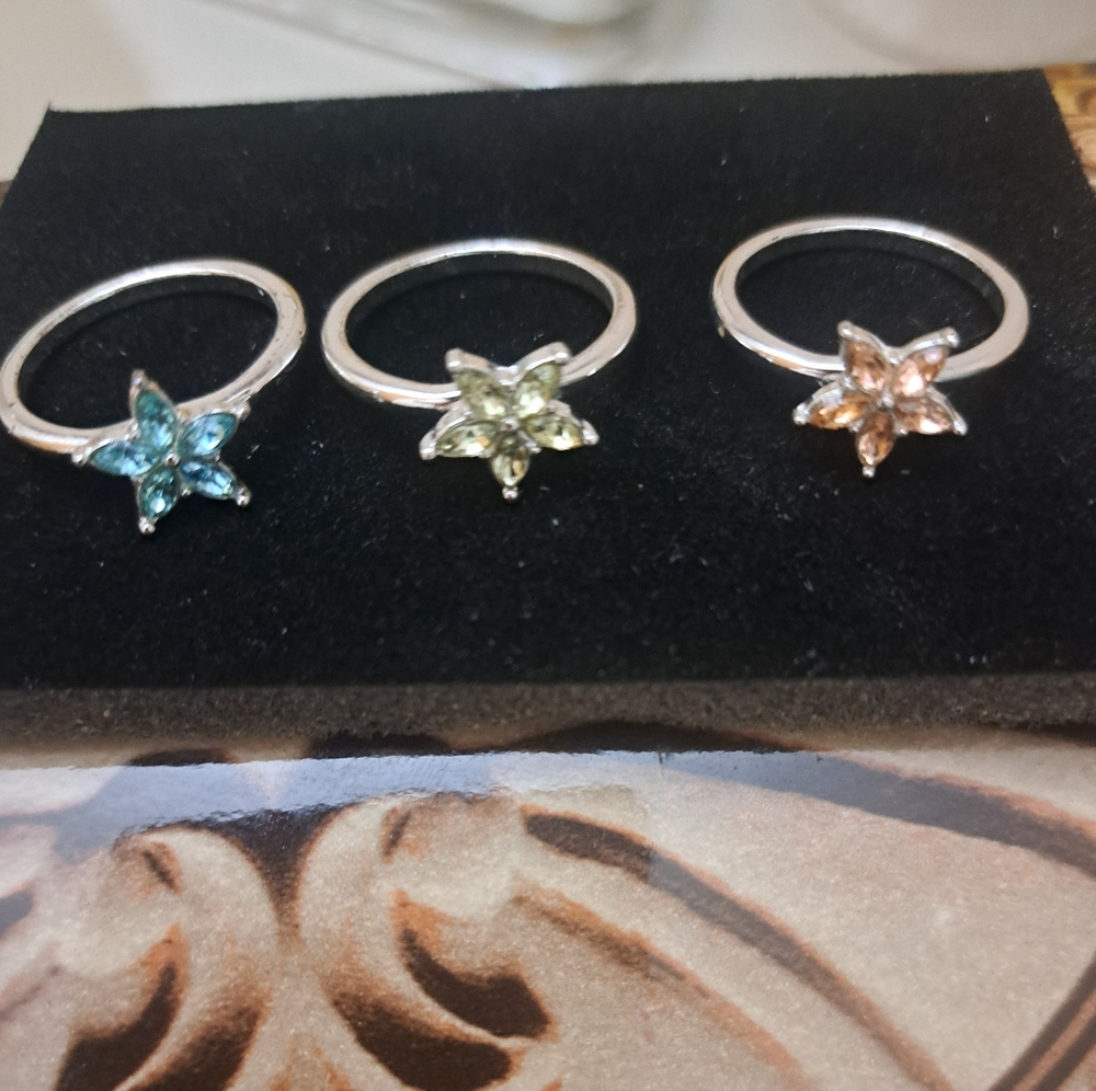 Colorful Avon Ring Set - Picture 2 of 2